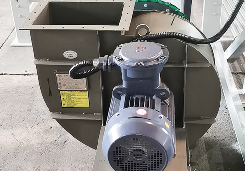 石油冶煉行業(yè)的防爆除塵器：降低火災(zāi)與爆炸風(fēng)險